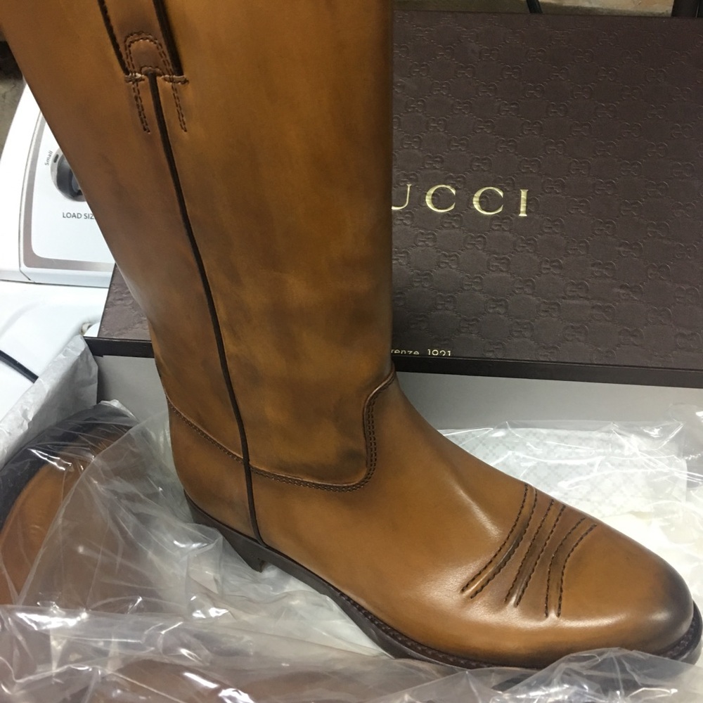 Gucci original boots ladies leather worn once.